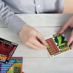 Farba do zdrapek: Kup, zrób sam! Sklepy, alternatywy, porady
